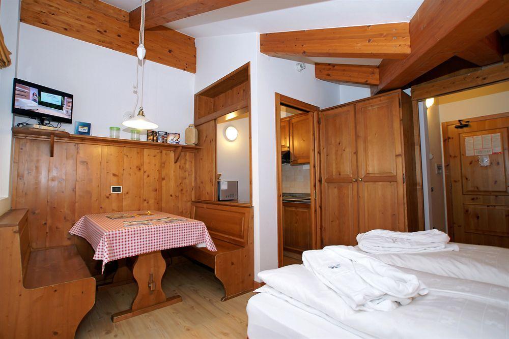 Sporting Aparthotel Сан Мартино ди Кастроза Екстериор снимка